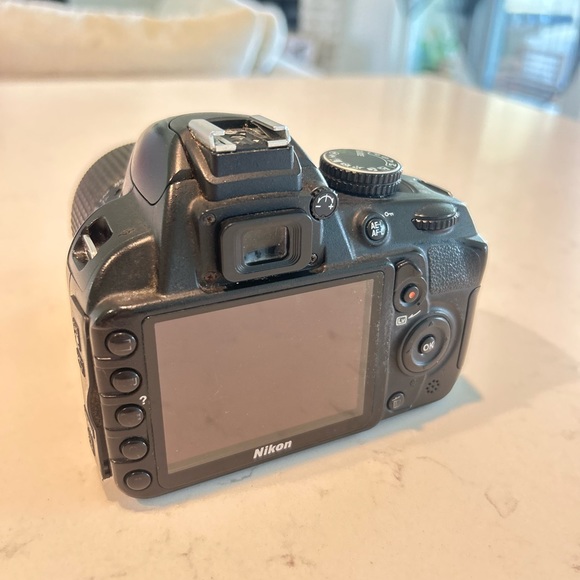 Nikon D3100 DSLR Camera with 55-200mm lens - Picture 3 of 13